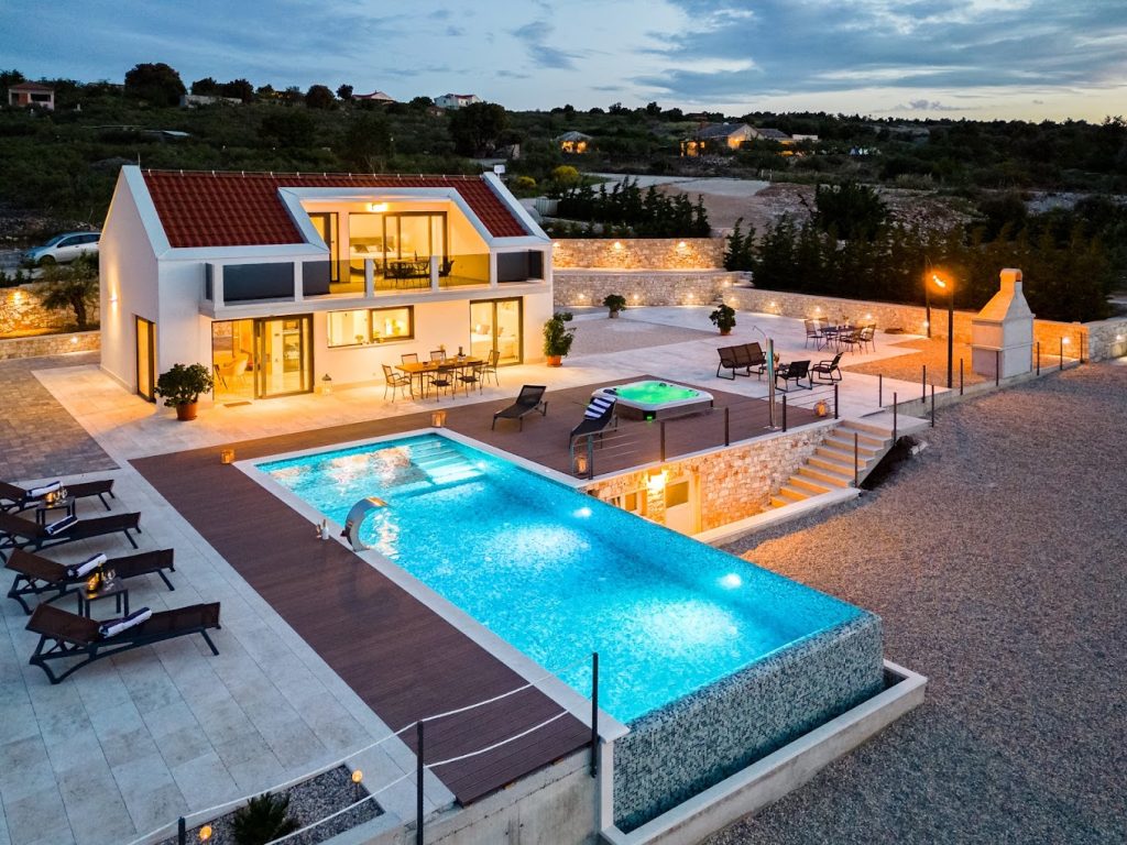 Brac, Luxurious villa with a large pool